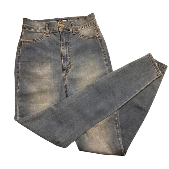 Fashion Nova Dare Devil High Rise Skinny Jeans - Picture 6 of 8